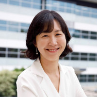 Dr Pearl Chung